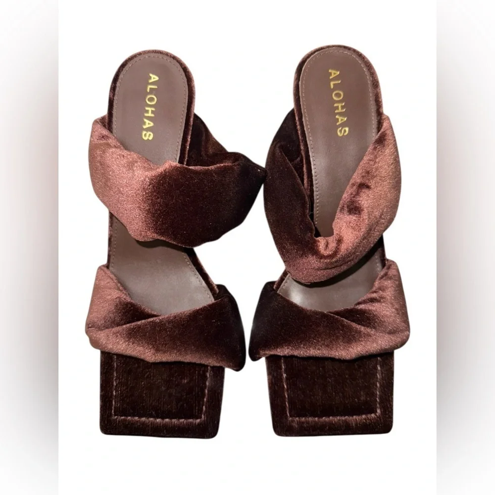 ALOHAS Twist Strap Mule in Velvet Coffee Size 39
